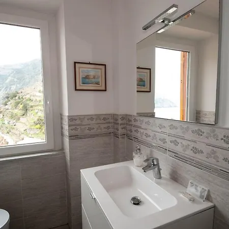 Apartament Dal Comandante By Arbaspaa Manarola